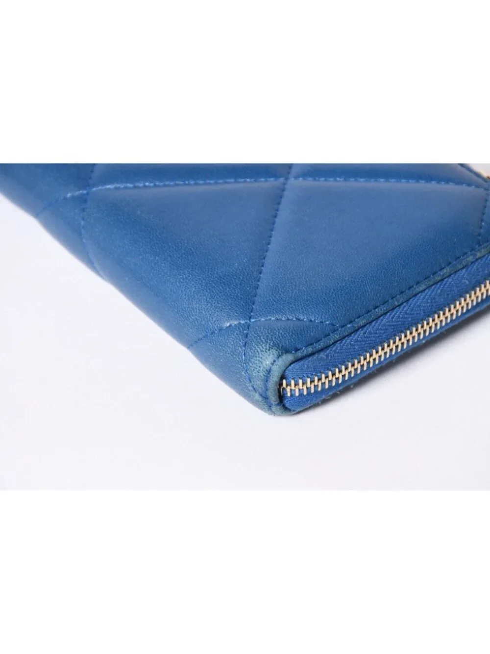 Chanel CC Logo Round Wallet Quilted Blue Leather Gold
